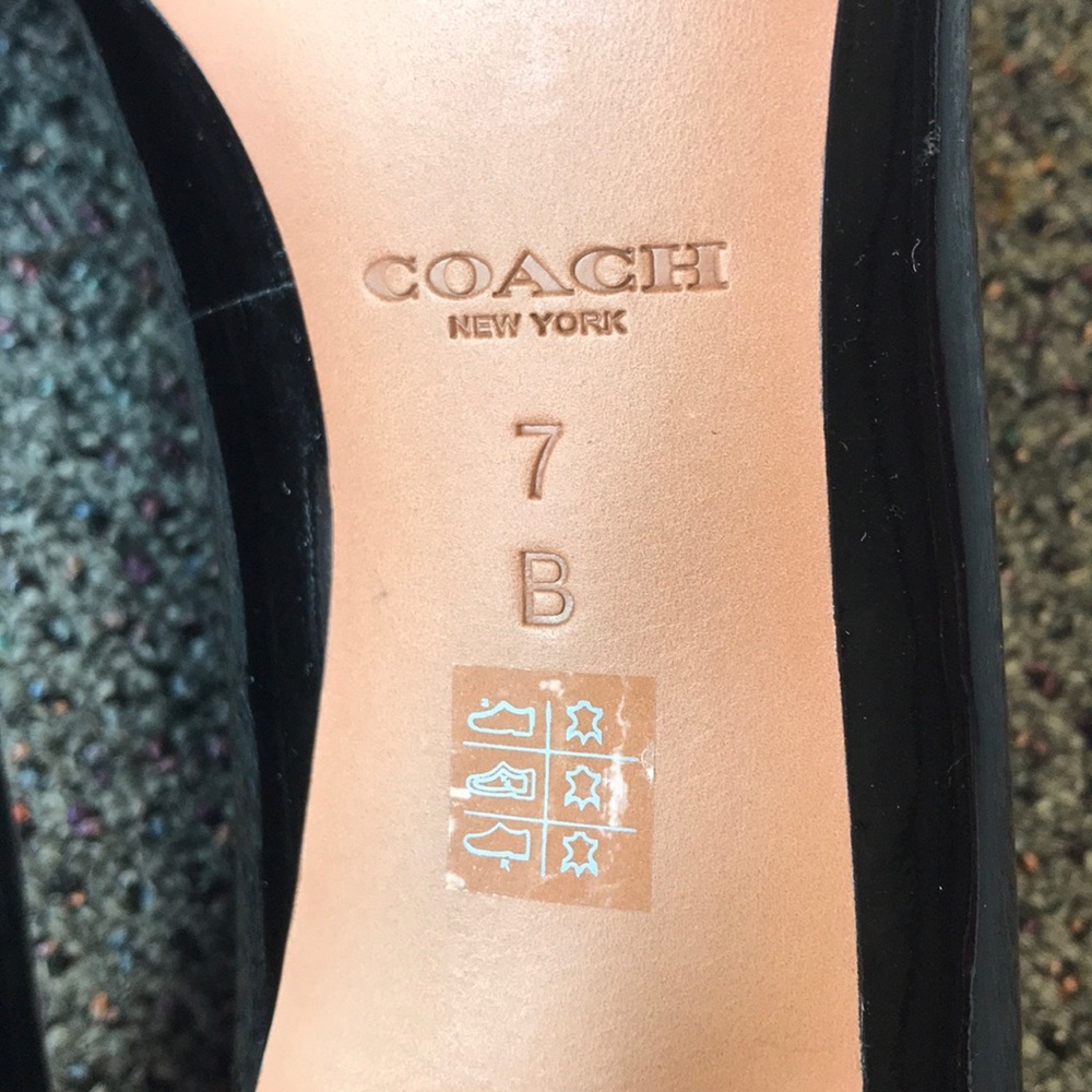 Coach Nala Black Patent Leather Pumps Round Toe - Picture 8 of 8